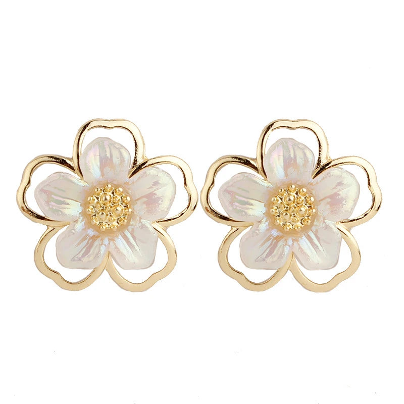 2021 Summer Fairy Non-pierced Ear Clip Double-layer Hollow Shell Flower Clip on Earrings for Women Temperament Elegant Earrings
