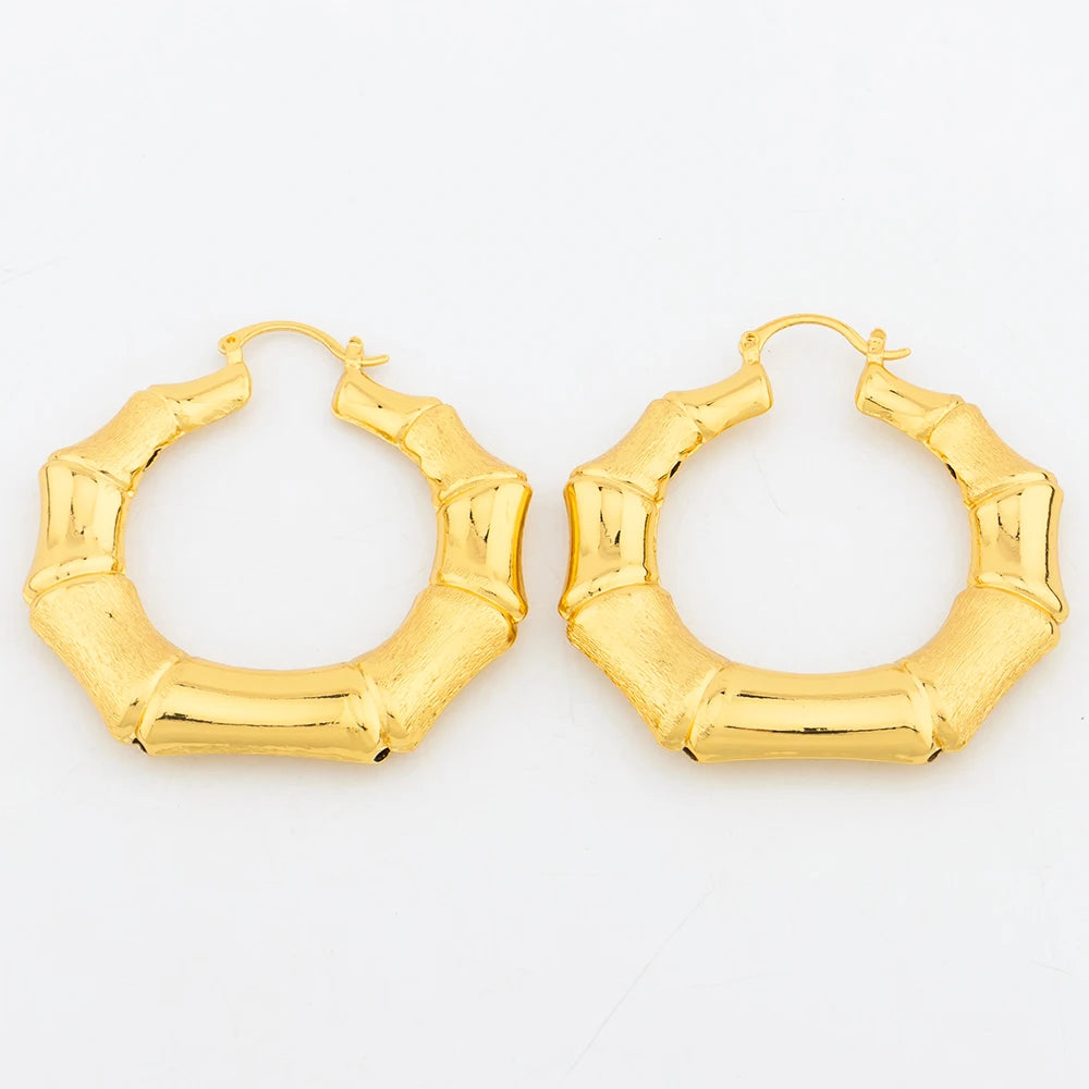 Shop stylish gold hoop earrings for women. Classic large circle copper earrings perfect for daily wear, parties, and special occasions. Fashionable and durable accessory.