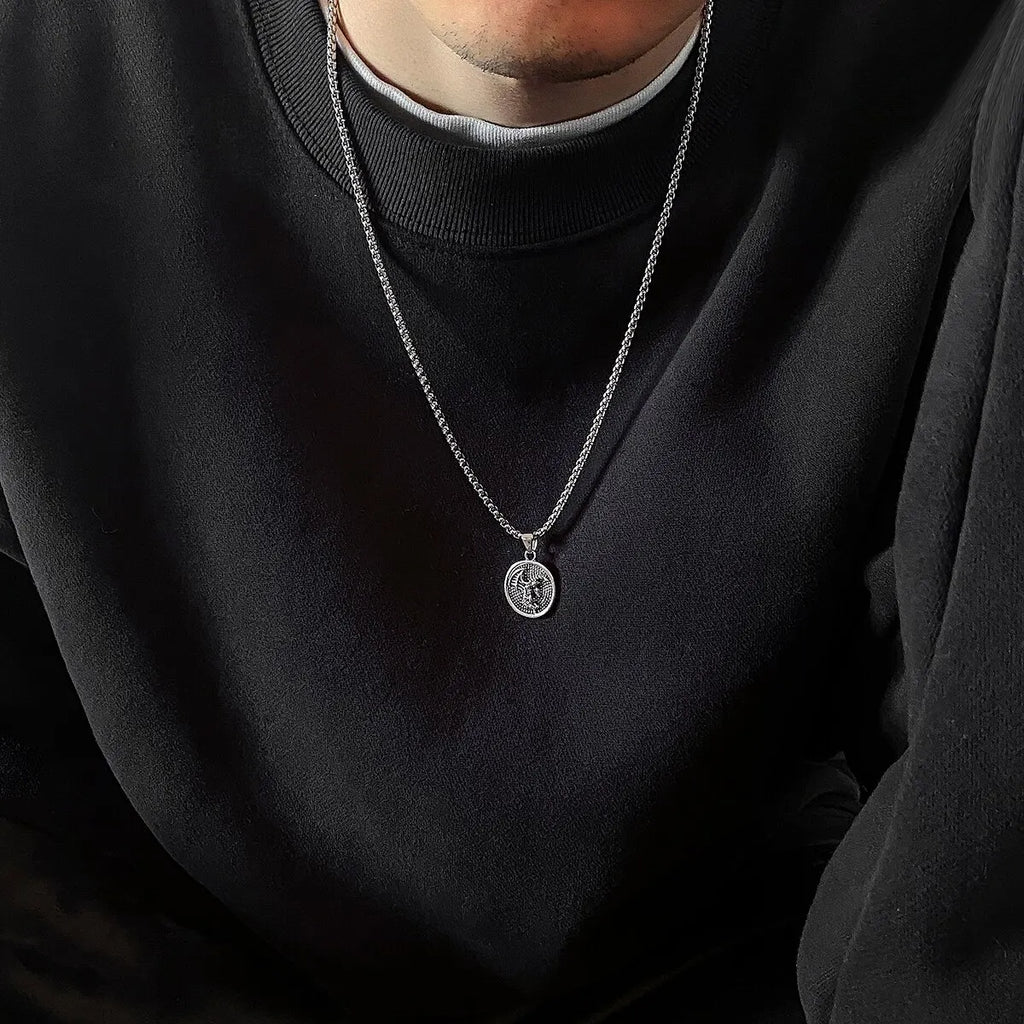Vintage Simple Alien Human Coin Pendant Choker Necklace for Men Trendy Punk Long Chain on the Neck Jewelry Accessories Male Gift